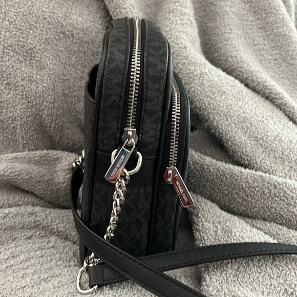 Michael Kors Jet Set Travel Medium Logo Crossbody Bag - Picture 4 of 8